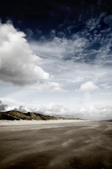 blavand-daenemark-strand-wolken